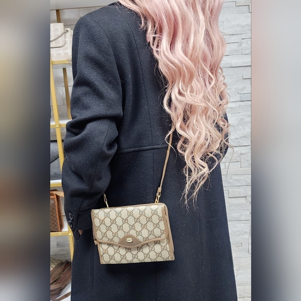 authentic Gucci wallet bag crossbody